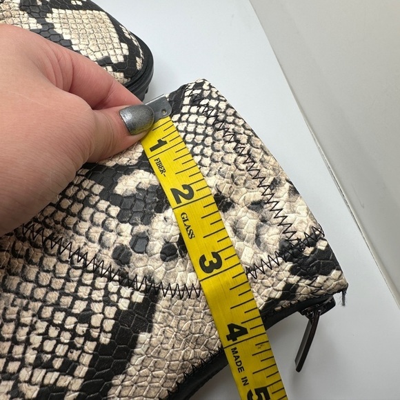 NEW Vince Camuto Erettie Black White Snake Print High Block Heel Booties 7.5M - Picture 13 of 13